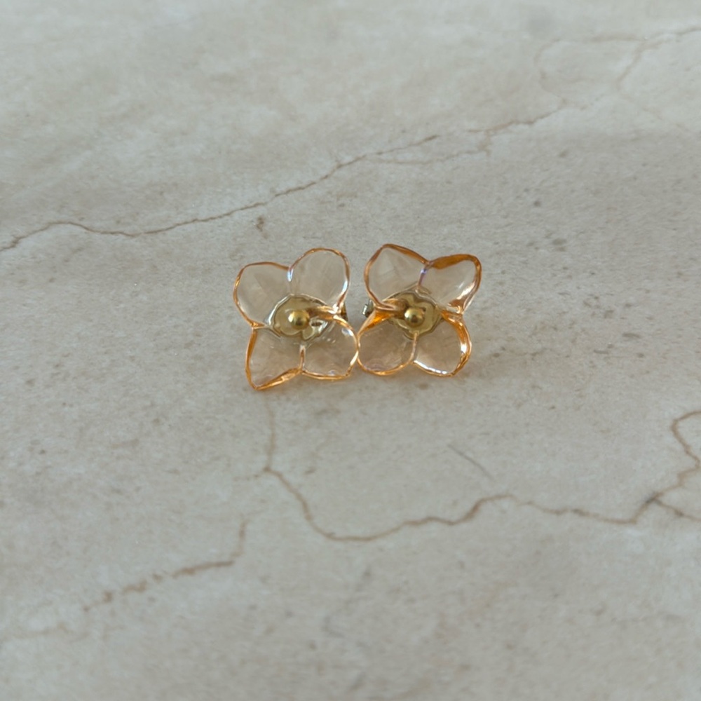 Baccarat 18K gold Hortensia crystal earrings in Topaz color